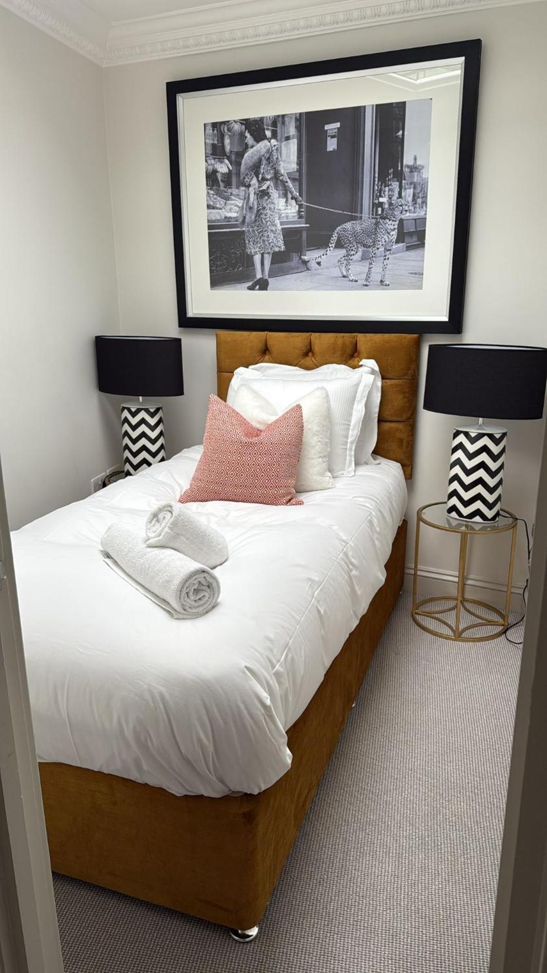 Modern 3 Bedroom Luxury House With Garage In Central Londen Buitenkant foto