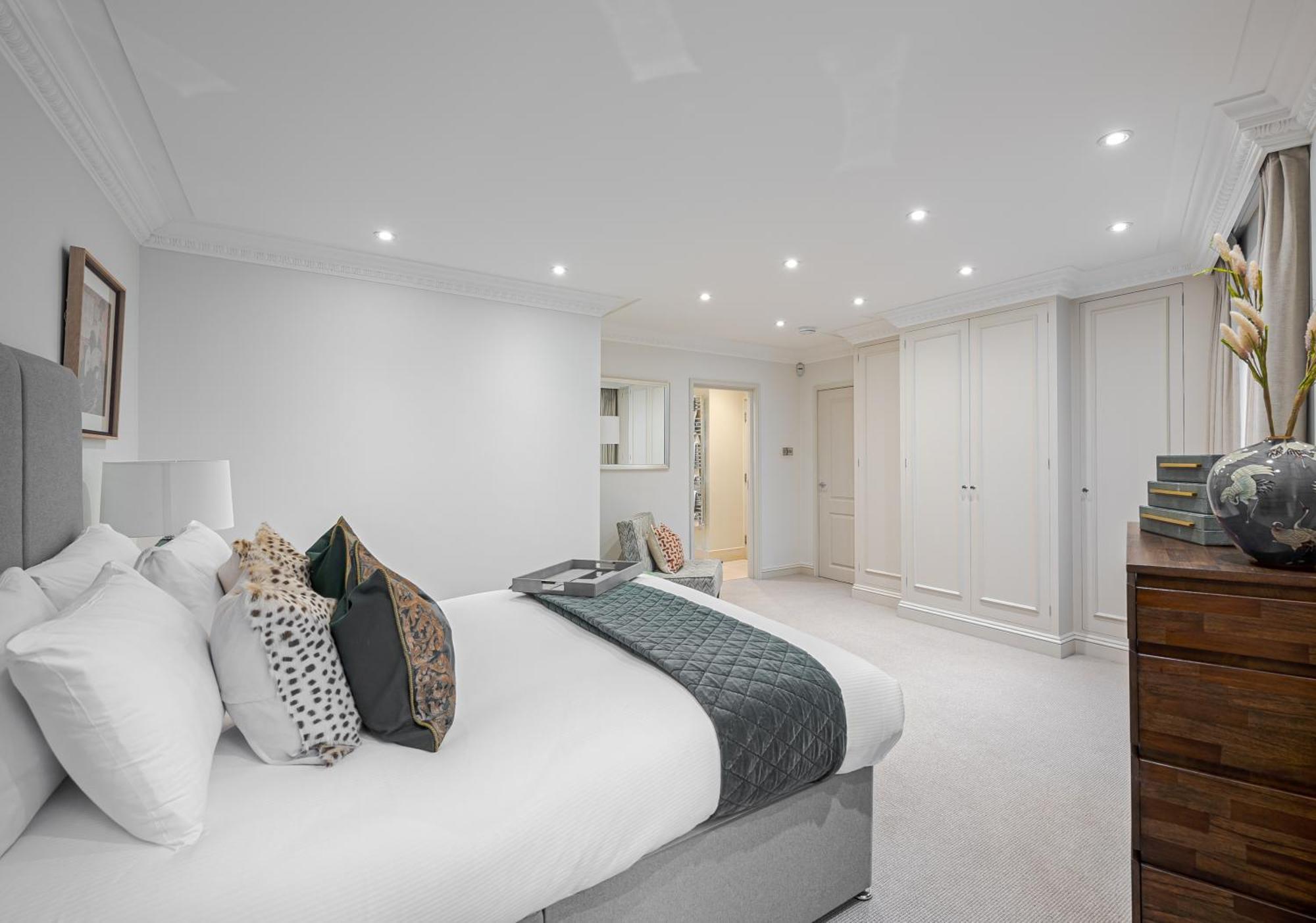 Modern 3 Bedroom Luxury House With Garage In Central Londen Buitenkant foto