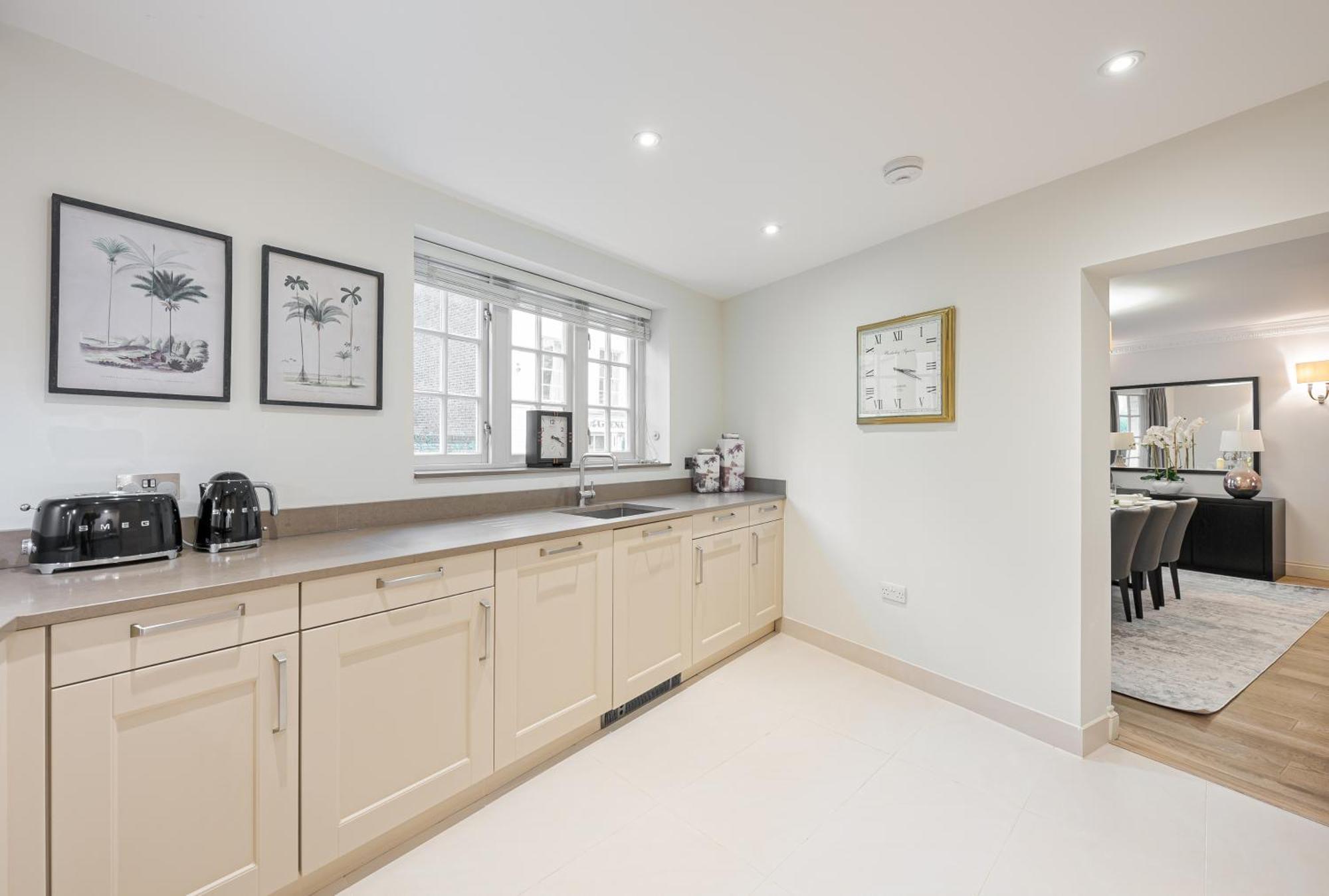 Modern 3 Bedroom Luxury House With Garage In Central Londen Buitenkant foto