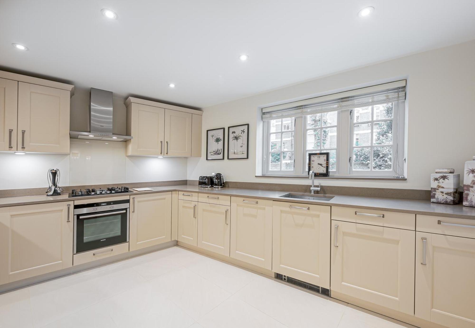 Modern 3 Bedroom Luxury House With Garage In Central Londen Buitenkant foto