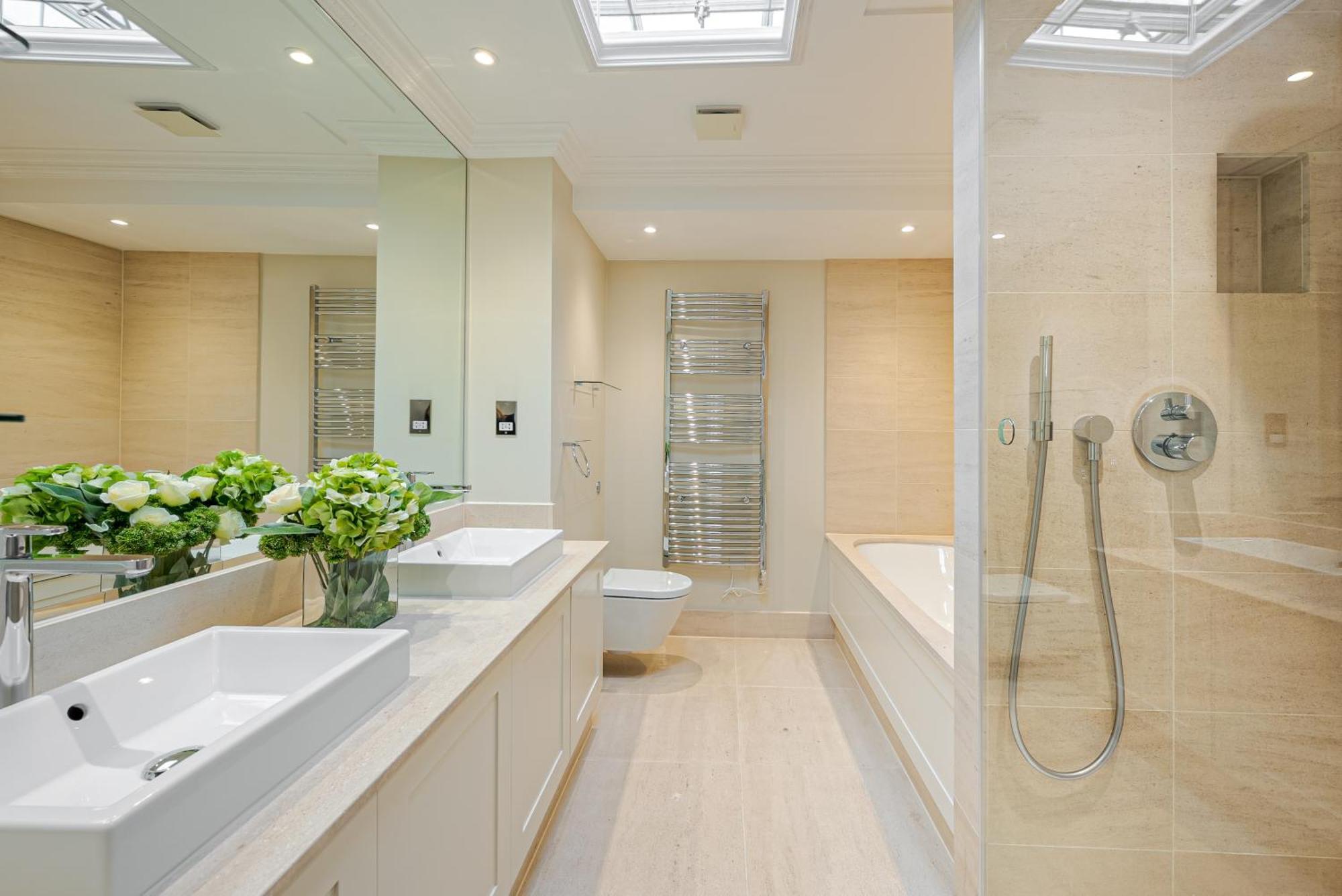 Modern 3 Bedroom Luxury House With Garage In Central Londen Buitenkant foto